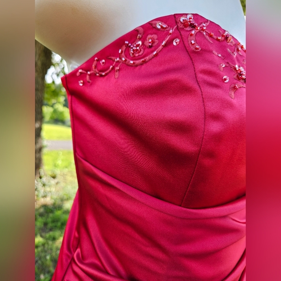 David's Bridal Apple Red Gown - Picture 4 of 14